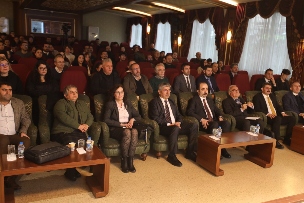 Muğla Sıtkı Koçman Üniversitesi Rektörü, Bilim Kurulu üyemiz Prof. Dr. Turhan Kaçar “Constantinus, Hristiyanlar ve 1700. Yılında İznik Konsili” başlıklı konuşmasıyla Kurumumuz tarafından düzenlenen Bilim, Kültür ve Sanat Konferanslarının konuğu oldu.