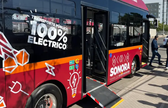 Pasajero7's tweet photo. 🚌⚡️ #Hermosillo contará con 30 nuevas unidades eléctricas de #TransportePúblico en el primer trimestre de 2026, informó Carlos Sosa Castañeda, titular del #Imtes, como parte del proceso de modernización que impulsa el @gobiernosonora https://t.co/fndOlYVvtE
