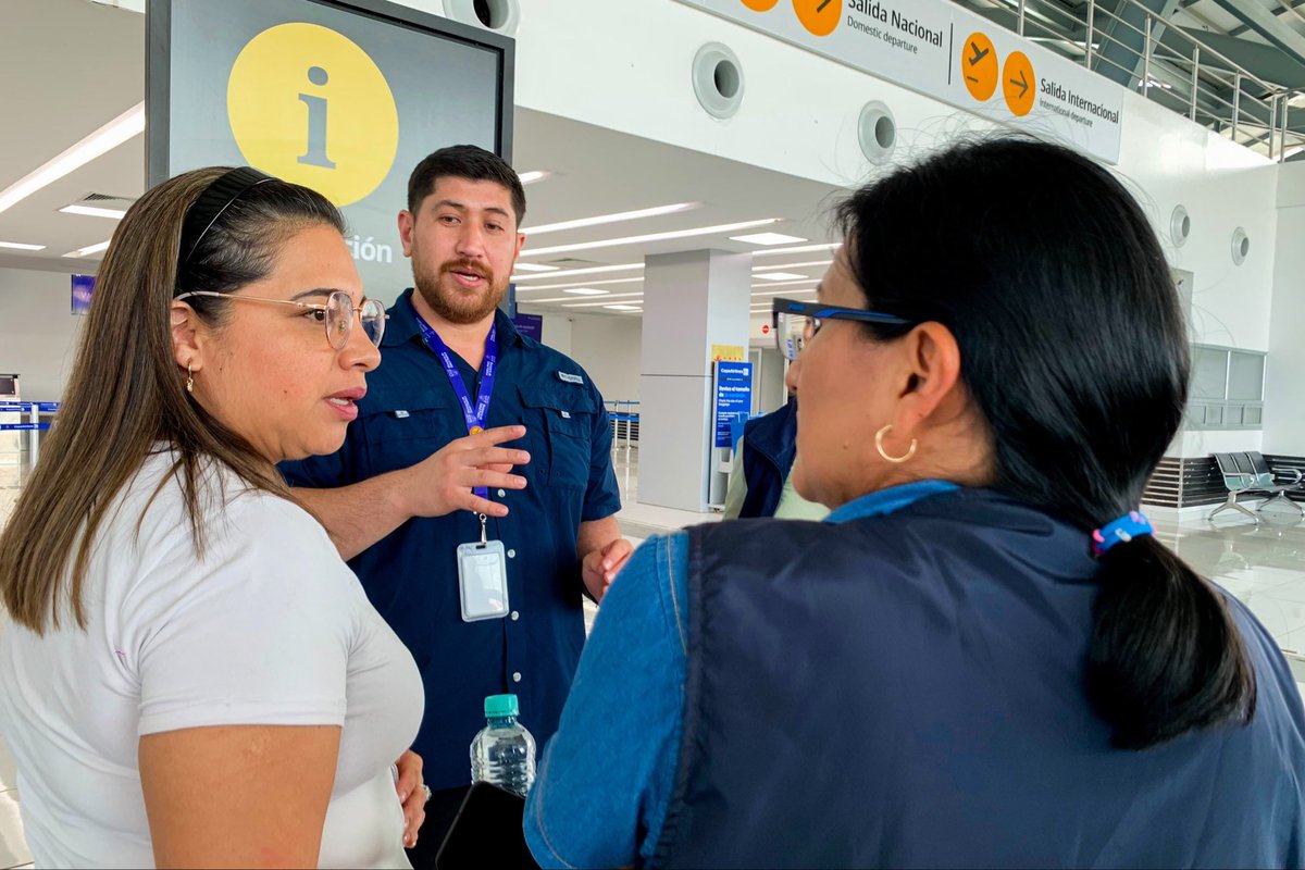 Salud_Ec's tweet photo. También participaron en un conversatorio interinstitucional donde analizaron normativas, herramientas técnicas y medidas de adaptación ante el cambio climático, alineando esfuerzos para prevenir y controlar el dengue. https://t.co/CpaAZ0ZhT5