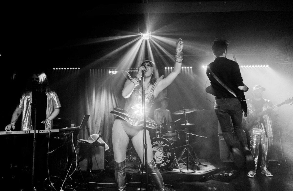 MrBrontosaurus's tweet photo. Come hear a new song by Shelley Star inspired by Shakespeare's Two Gentlemen of Verona!  DC Bushwick Book Club, part of @AvantBard 's Resistance Reading Series. 2/22 5pm The Filling Station, Arlington, VA  https://t.co/MBZ1MVbTwX https://t.co/32IUIF12j5
