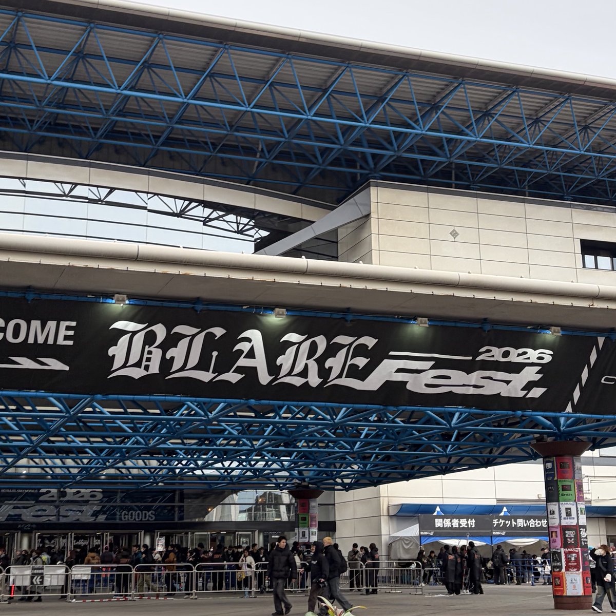 リ tweet media