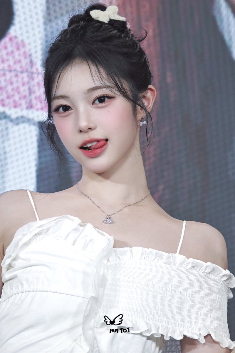 260213

น่ารักที่สุดในโลกก็คงเป็นเธอ 🥺🫳🏻🫳🏻

#IAN #이안 #Hearts2Hearts #하츠투하츠