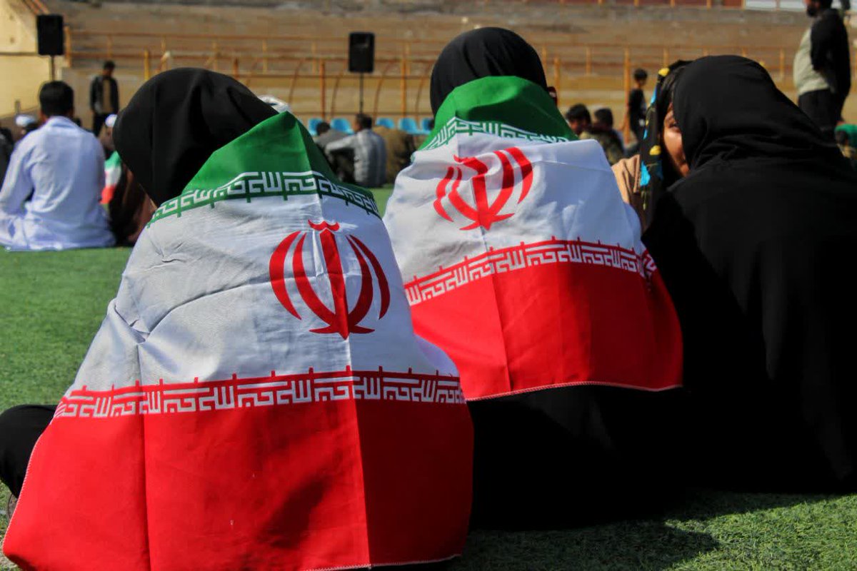 فرمانده دستور داد، آن هم ایستاده:
دشـمن را مأیوس کنید ..!
همه آمدند
#فتح_بزرگ
#تجدید_پیمان