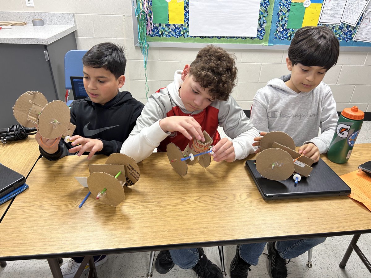 IADeptofEd's tweet image. As we celebrate #CTEMonth, learn about how Chariton Community School District educator Kari Arias is providing career and technical education to her middle school students to help shape their futures, broaden their horizons and set them on a pathway to success.