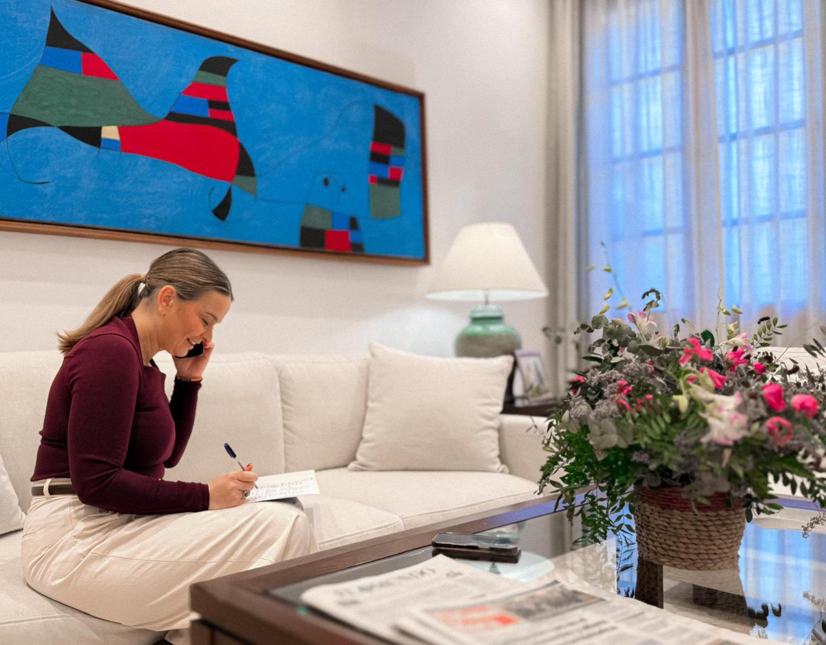 Hi ha telefonades que no s’obliden fàcilment, que deixen empremta. Avui ha estat un d’aquests dies, on he tengut l’honor de comunicar a <a href="/JaimeAnglada/">Jaime Anglada</a> el seu reconeixement amb la Medalla d’Or de les Illes Balears, per una trajectòria artística excepcional i per la seva aportació a