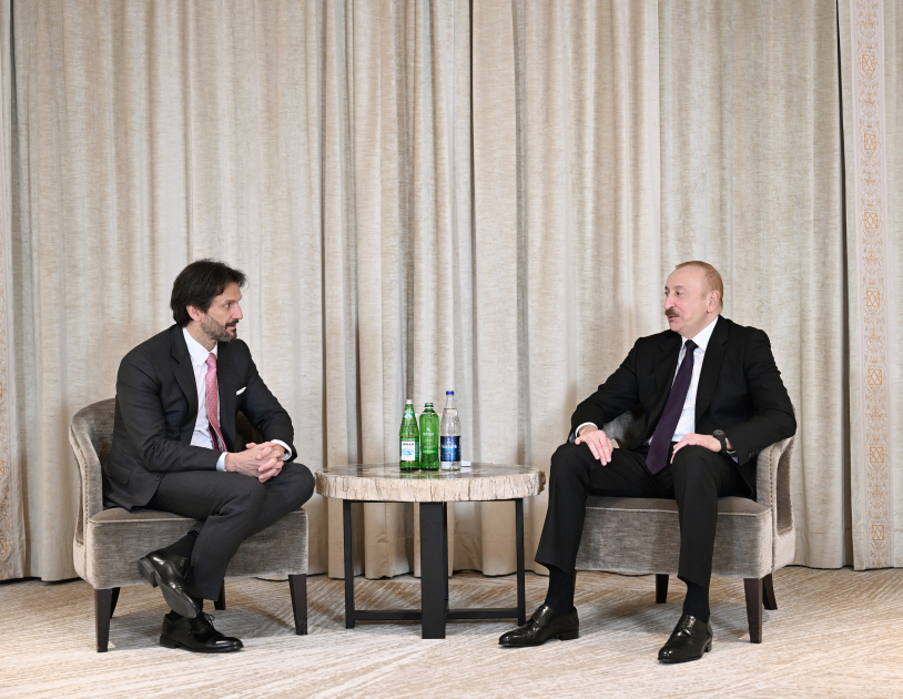 EsAzvision's tweet photo. El Presidente Ilham Aliyev se reúne en Múnich con el Viceprimer Ministro de Eslovaquia  
https://t.co/qNnvRHmu0n https://t.co/48KL9xoUON