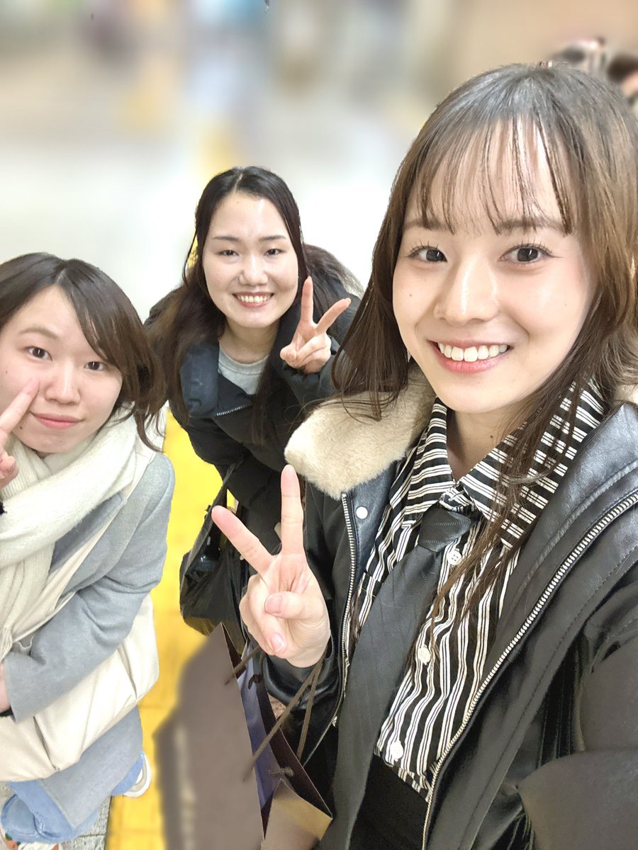 兵庫県立 ピッコロ劇団  第84回公演
ピッコロシアタープロデュース「リア王」

シェイクスピア作品なのもあって前々から楽しみにしてた公演。
期待値を軽く越えてくる素晴らしい公演でした。

以前共演した鈴木大輝くんも大活躍してて私たちは内心大盛り上がり👑