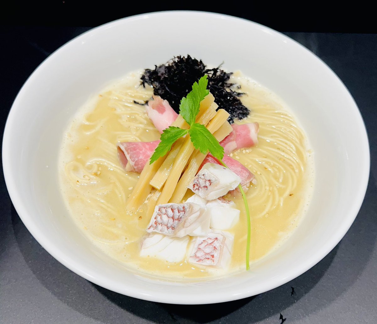 yosikawanisidai's tweet photo. 2/14 土曜日

限定麺

●寒鰤そば
●真鯛白湯そば
●オマール海老そば🦞
　　　　　　　【各30食】
　　　　　　　　　
⭐️サイドメニュー⭐️
寒鰤丼
いわし丼
チャーシュー丼
九条ねぎめし
あん肝和え玉
烏賊和え玉
いわしそば

毎日通し営業です!
ご来店お待ちしております😃 https://t.co/psMOM5Jyle