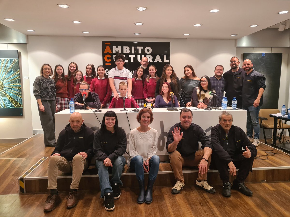 AbejarRadio's tweet photo. DIA MUNDIAL DE LA RADIO 📻 💪🐝📕✏️🎙
Hoy hemos celebrado el Día Mundial de la Radio en  @ac_culturaenvivo con @britanicoaragon y @serv_comunidad_zgz ¡¡ PROGRAMÓN ABEJAR RADIO SCHOOL @heraldoescolar https://t.co/hbb2Xggz25