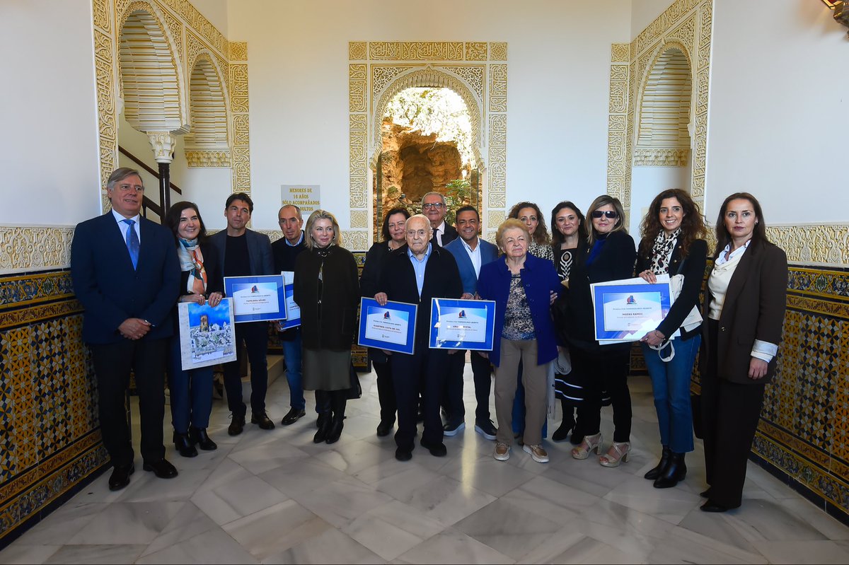 Hoy visitamos <a href="/CCATorremolinos/">Torremolinos Abierto CCA</a> junto a la alcaldesa Margarita del Cid. Gracias @somosACET por la acogida.

El comercio andaluz es motor económico y social. 

Seguimos apoyándolo con menos burocracia, más inversión y apuesta por la digitalización y el relevo generacional.