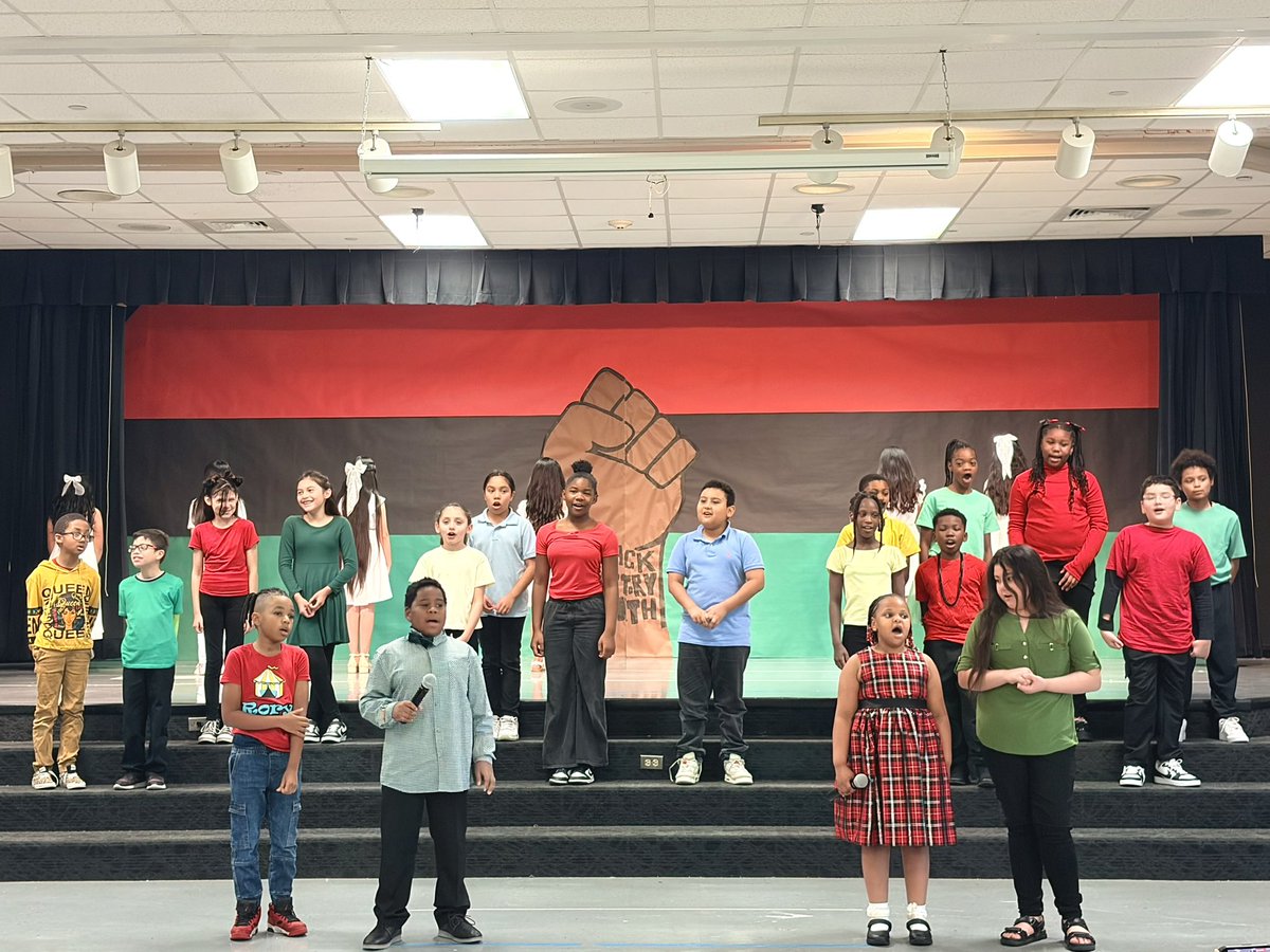 LES Fine Arts tweet media