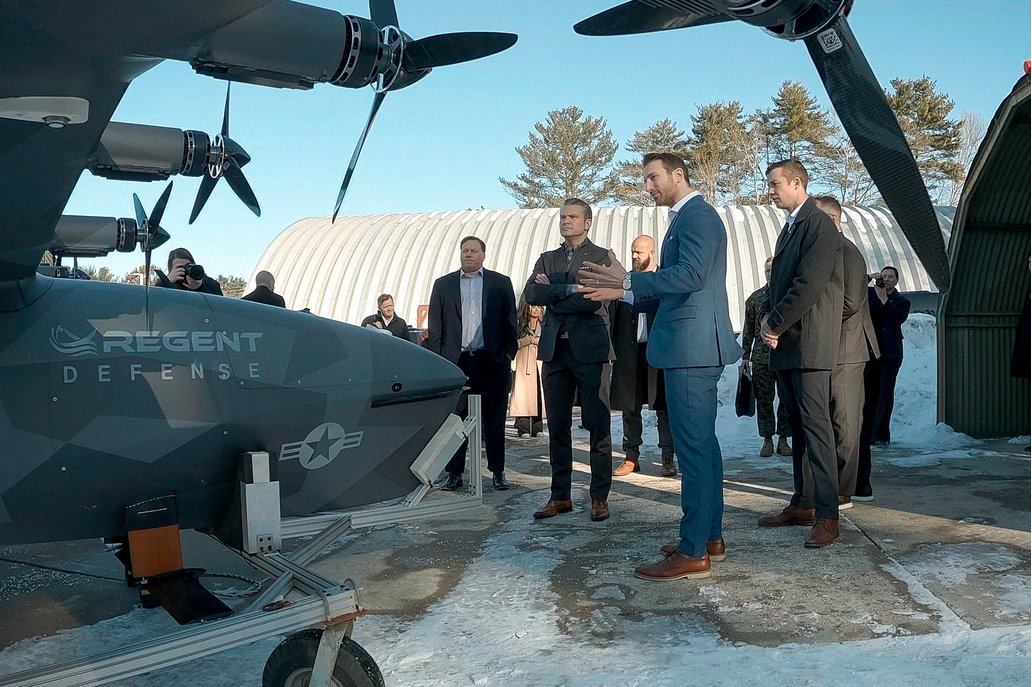 🇺🇸 U.S. Secretary of War Pete Hegseth at Regent Craft (<a href="/regentcraft/">REGENT</a>) Rhode Island facility observing Seagliders.

Learn more on Seagliders 👇
tinyurl.com/42xtm6uw