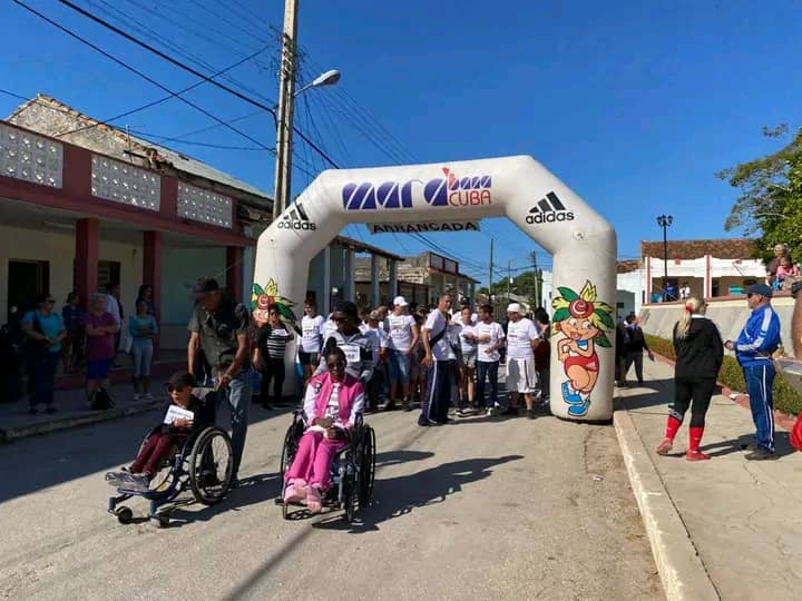 DiarioMayabeque's tweet photo. Éxito en caminata por la inclusión
El Parque del municipio de Madruga fue escenario de una masiva jornada por la inclusión de las personas con discapacidad, organizada por el proyecto #SinBarreras y #SinFrenos. #marabana #UnidosPorCuba #JuntosPorMayabeque https://t.co/x7ZTDQ71gK