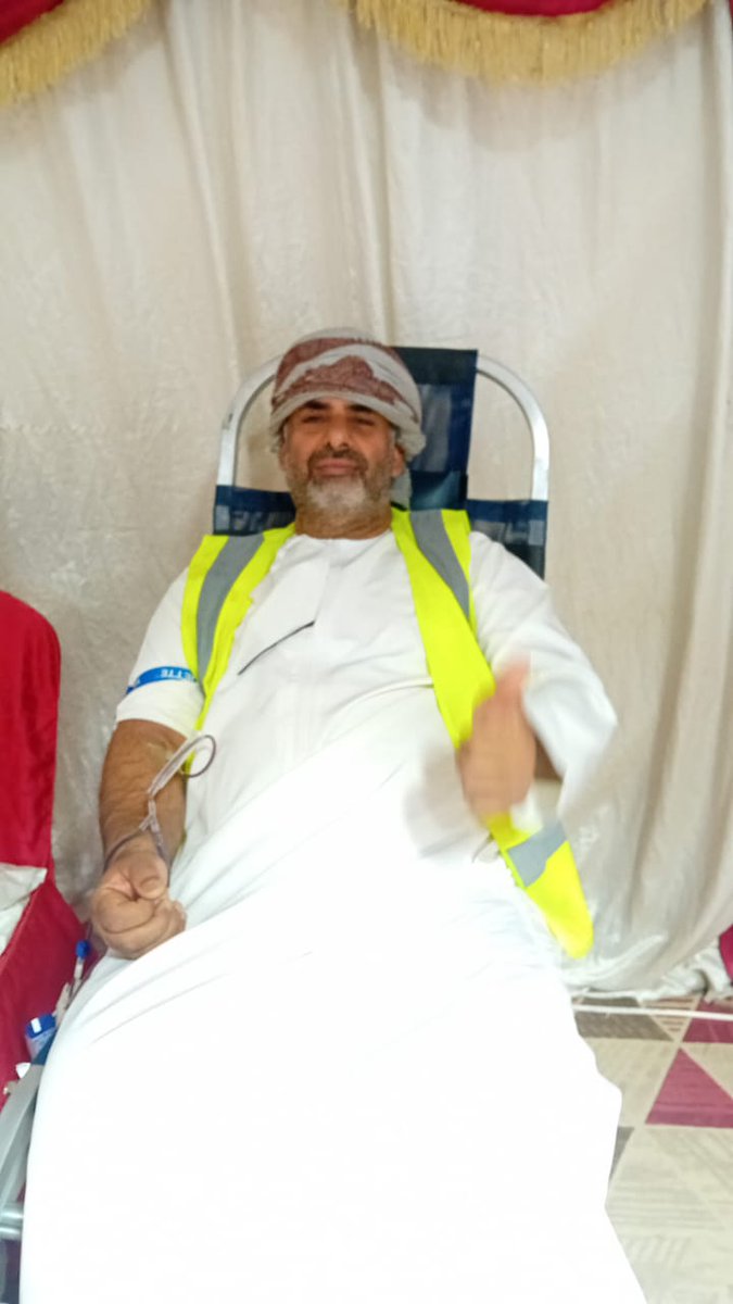 جانب من مشاركة أسرة رابطة قادمون(سرب الاعمال) في حملة التبرع بالدم بولاية صحم الذي نظمها مستشفي صحم.  وفي الكابتن سعيد بن سليم السعيدي اثناء تبرعه بالدم .
تقبل الله أعمالكم. 
2026/2/13
<a href="/dghs_nb/">صحية شمال الباطنة</a> شمال