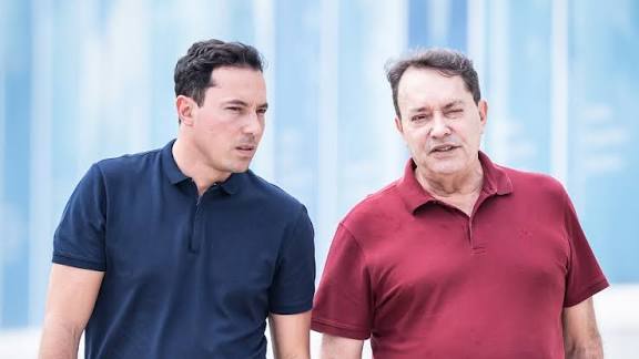 Tá na hora da torcida parar de mirar o canhão no Tite e ir na DIREÇÃO. Eles são os maiores culpados. Ponto final!

- Estão vendo o elenco ESFACELAR, e seguem intactos na ideia de elenco top do continente;

- Mantém o treinador e sua comissão PÍFIA mesmo com tudo que está