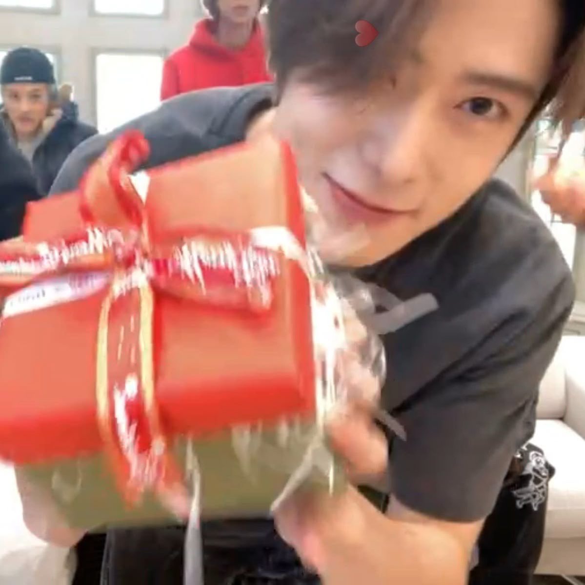 우리 재횬.. ♡
오늘 세상에서 제일 행복한 사람이길 ｡◠‿◠｡ 

#재현이생일이다_복숭아커밍쑨 #TimelesslyWithJaehyun