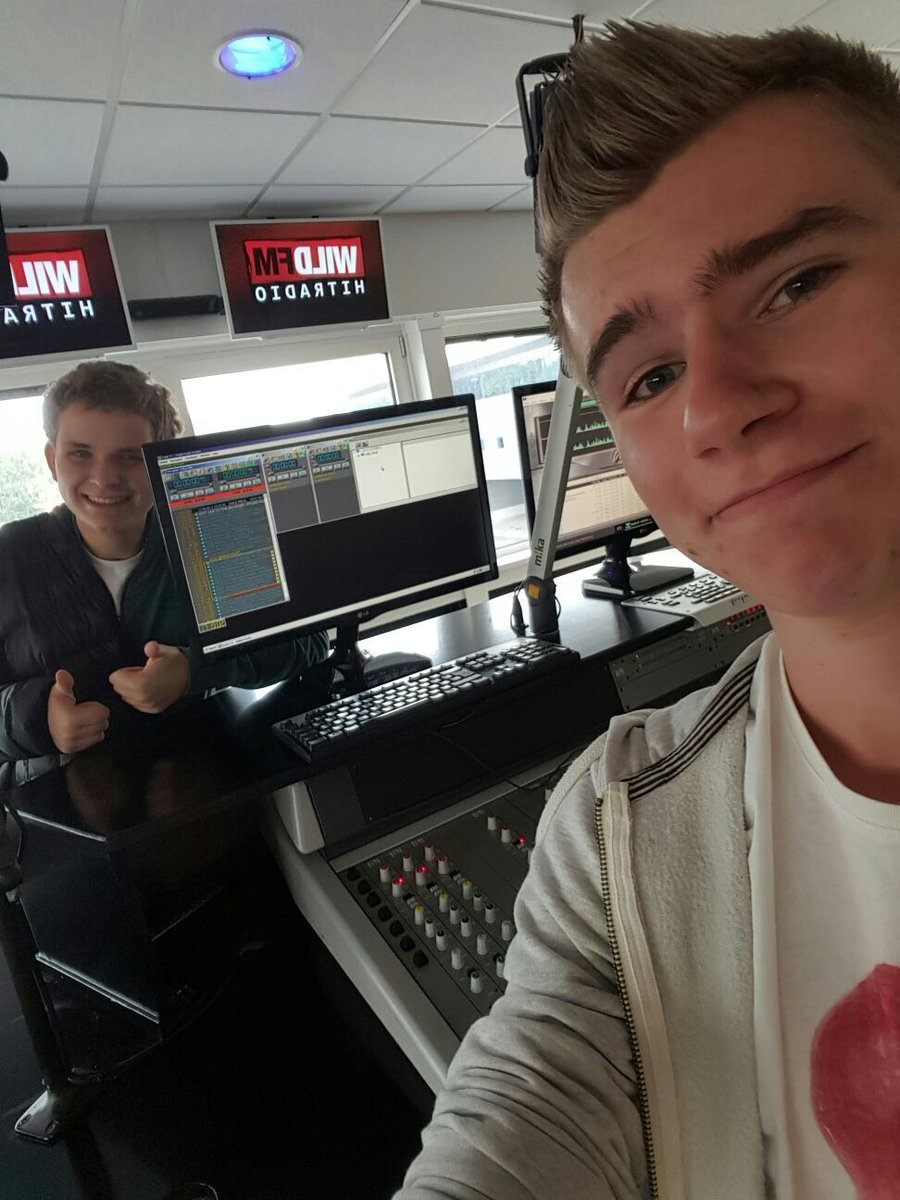 PUREjingles's tweet photo. 📻 Happy World Radio Day!
We dug deep into the archives for this one. Radio has been in our DNA for years. Here's to the medium that started it all. ❤️📻 

#worldradiodays #radio #jingles #nostalgia #radiojingles https://t.co/rFAGWAn3VG