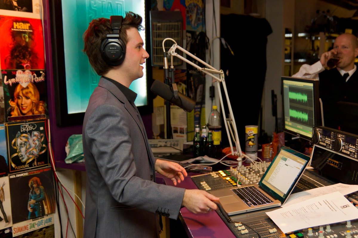 PUREjingles's tweet photo. 📻 Happy World Radio Day!
We dug deep into the archives for this one. Radio has been in our DNA for years. Here's to the medium that started it all. ❤️📻 

#worldradiodays #radio #jingles #nostalgia #radiojingles https://t.co/rFAGWAn3VG