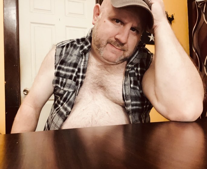 1973Cub's tweet photo. Wearing some very worn size 13 shoes a bear friend gave me and showing off my big paws. 😈🦶🏻 https://t.co/NL82zMbsMZ