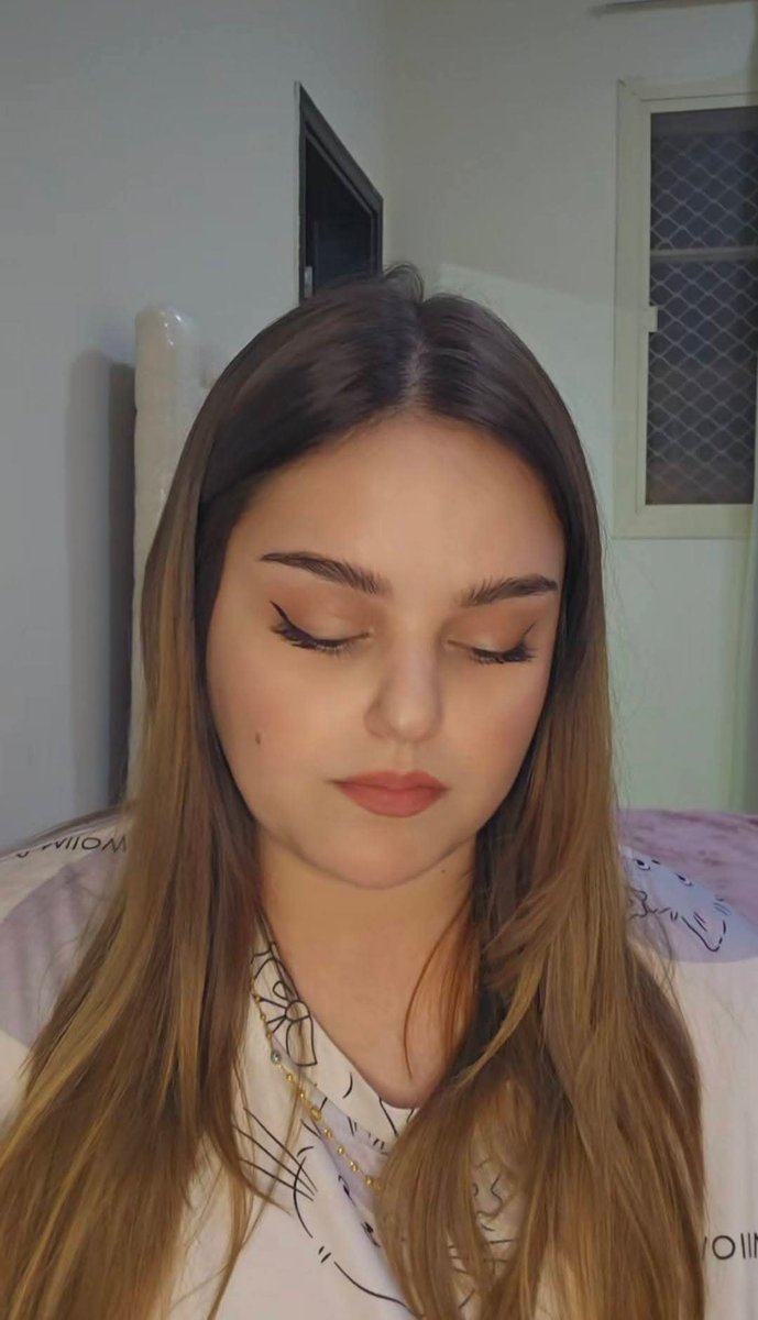 خليك صريح  انا عمري 40 سنة، تقبل نتعارف باحترام 🌸 رقمي وصوري في اول تعليىق⬇️