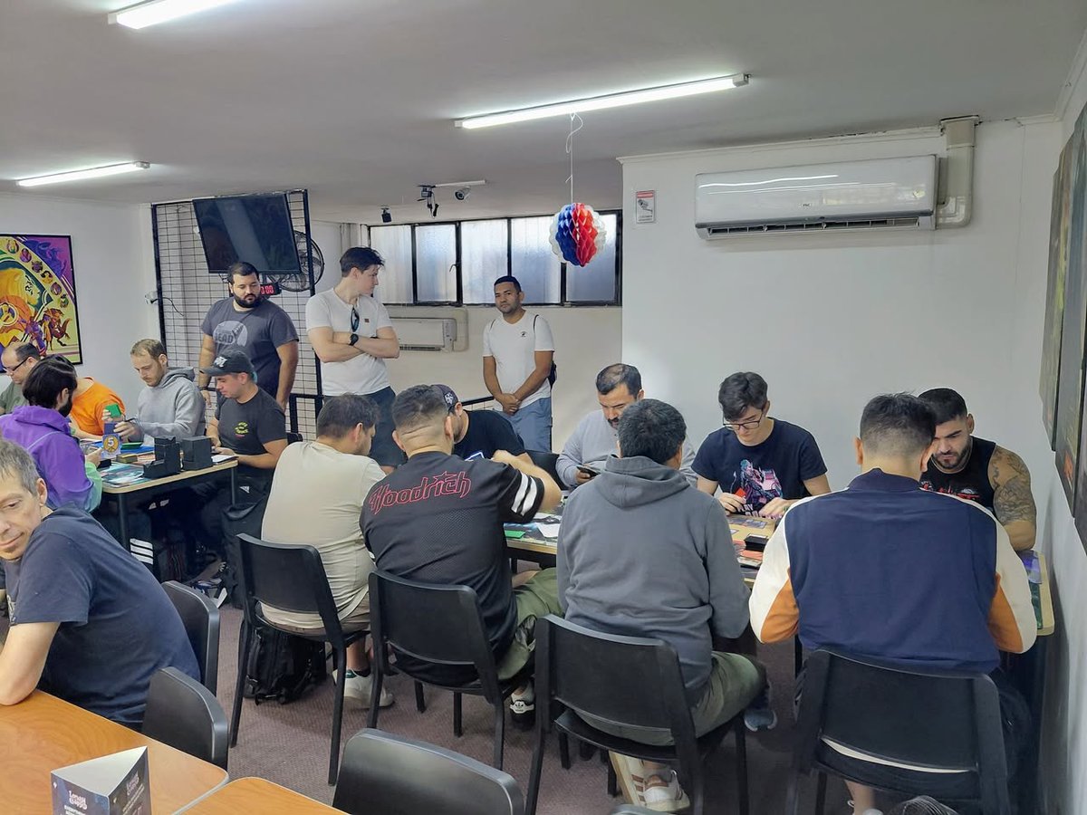 MagicsurChile's tweet photo. Día de torneos de Last Chance para el Regional Championship 🏆 de la temporada en Santiago de Chile. ¡Ven a jugar en Seminario 507! Aceptando inscripciones para la 4ta Moledora.
#magicthegathering #mtgsarc #mtgchile #mtglatam #magicsur https://t.co/orYv8mQCaR