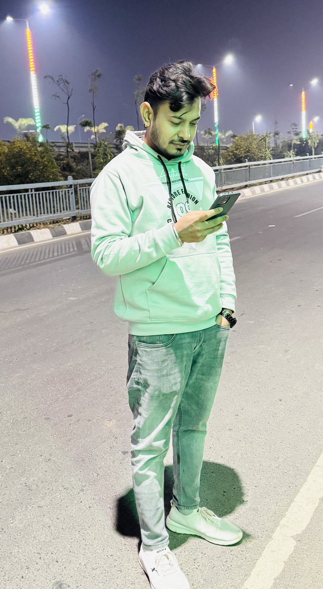 bittusingh1215's tweet photo. गर्व से कहो, हम स्वर्ण हैं।🚩
.
.

#IndianVibes #DesiWarrior #RoyalBloodline #rajputanaculture #thakurswag👑 https://t.co/hHNdFIOLWF
