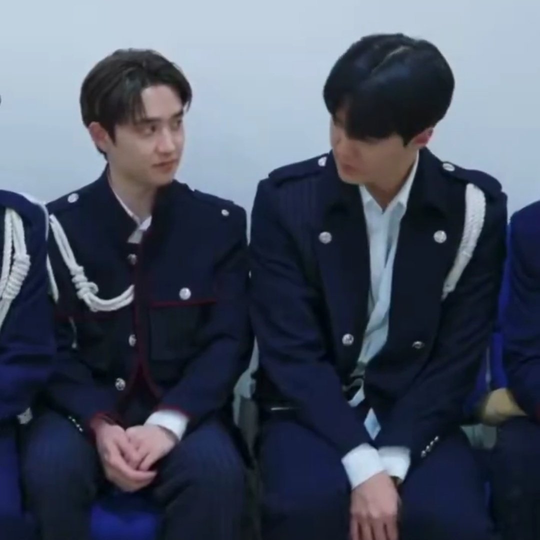 너네 뭐해? 사겨?