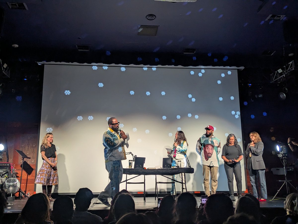 Edovo's tweet photo. What an amazing night with one of our partners @earhustlesq! Such a unique experience made all the more amazing by getting a chance to meet the broader team. Inside, Ear Hustle has over 1M+ listening hours on Edovo! And, they have more great work coming soon, so stay tuned! https://t.co/1EPUT8eDuC