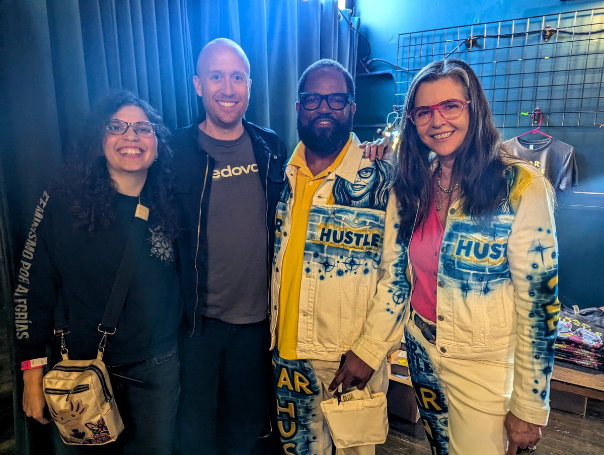 Edovo's tweet photo. What an amazing night with one of our partners @earhustlesq! Such a unique experience made all the more amazing by getting a chance to meet the broader team. Inside, Ear Hustle has over 1M+ listening hours on Edovo! And, they have more great work coming soon, so stay tuned! https://t.co/1EPUT8eDuC