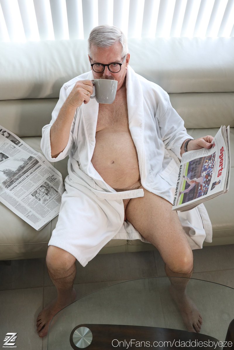 Daddiesbyeze tweet media