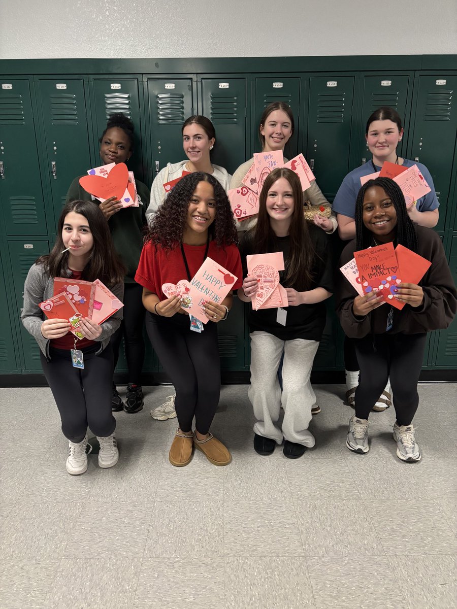 NormanNorthVB's tweet photo. Spreading the love this Valentine’s Day! ❤️
Our team made handmade valentines to thank the teachers and staff who support them every day.
We appreciate all you do for our athletes — on and off the court! 
#nnvb #gotwolves https://t.co/zWMT9s34b6