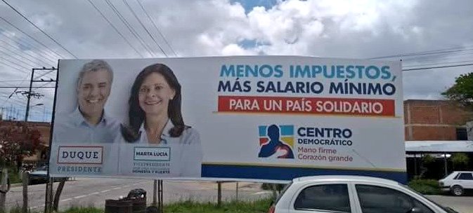 AngelaBeltranB1's tweet photo. Es que pretendían subirle 20.000 pesos al salario del trabajador. Por eso es que ahora están emputados https://t.co/2IeN1dQ6VP