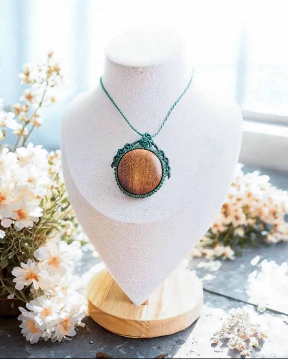 木に関係あるやつ 屋久杉のペンダント