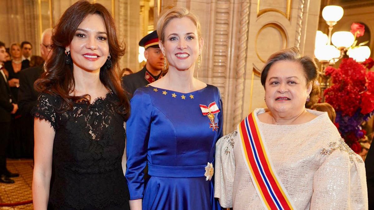 elisaspiropali's tweet photo. 🇦🇱🇦🇹 Honored to attend the exquisite Vienna Opera Ball at the invitation of Austria’s Federal Minister for European and International Affairs @BMeinl under the patronage of the Federal President, Dr. Alexander Van der Bellen.
This distinguished invitation extended to Albania highlights the strong partnership between our countries and the enduring role of culture as a bridge of friendship and diplomacy.