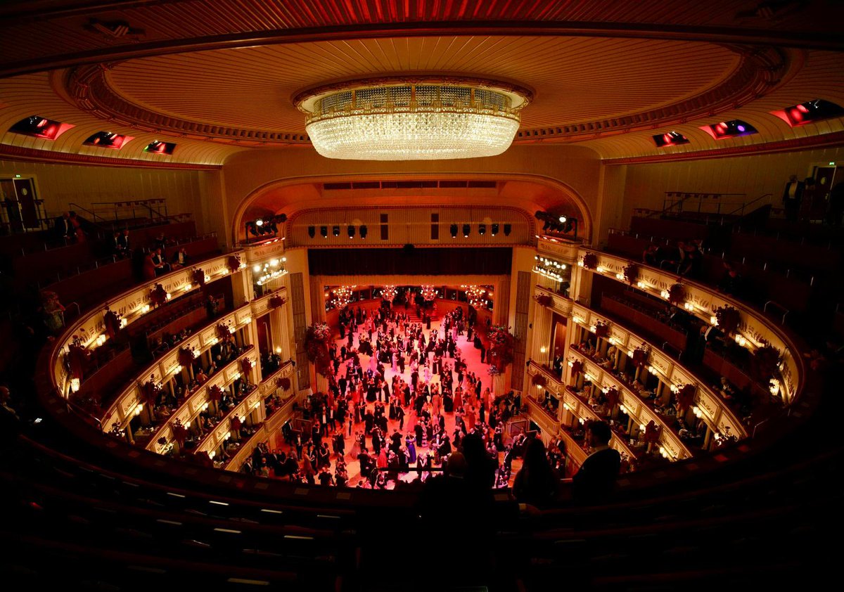 elisaspiropali's tweet photo. 🇦🇱🇦🇹 Honored to attend the exquisite Vienna Opera Ball at the invitation of Austria’s Federal Minister for European and International Affairs @BMeinl under the patronage of the Federal President, Dr. Alexander Van der Bellen.
This distinguished invitation extended to Albania highlights the strong partnership between our countries and the enduring role of culture as a bridge of friendship and diplomacy.