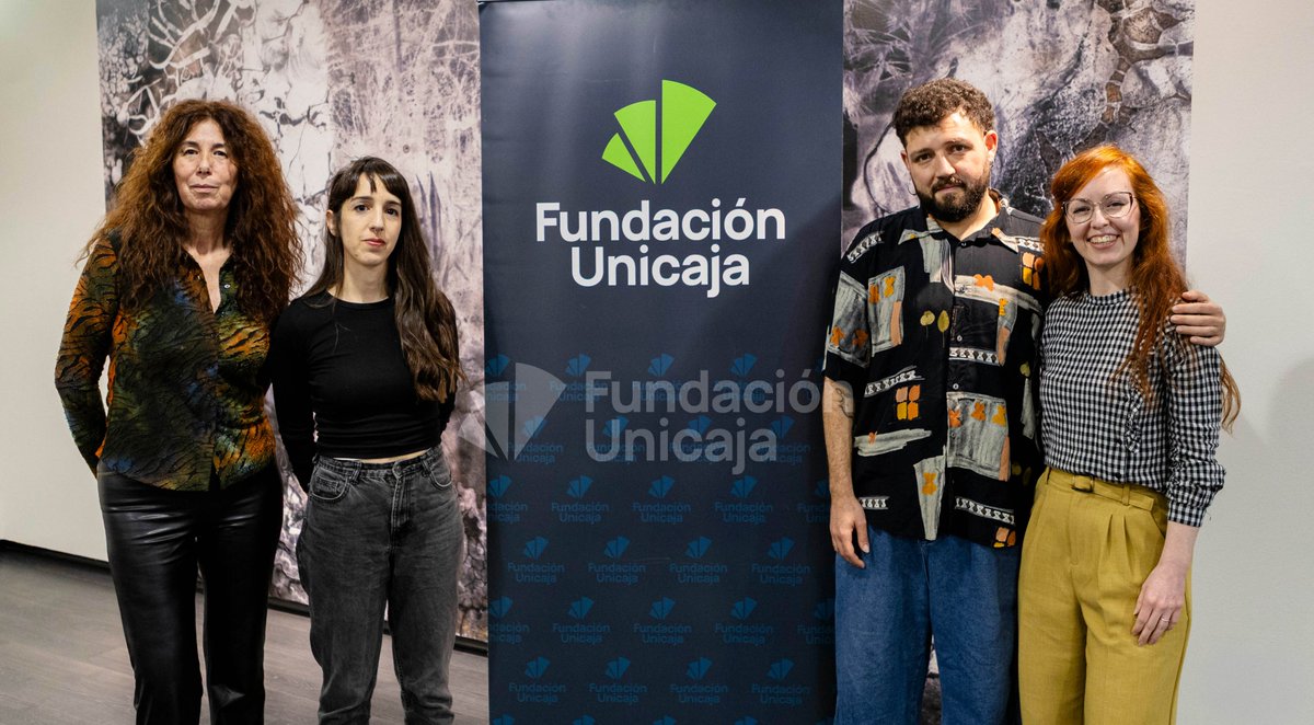 FundUnicaja's tweet photo. 🟢El escritor y traductor @munirhachemi y la editora y escritora Layla Martínez participaron ayer en nuestro ciclo #LaPoesíaAhora en #Almería. 

👉En 'La poesía es una casa vacía' abordaron el peso del terror y de la fantasía en la escritura

📸 @chemaartero https://t.co/smQhrZONPS
