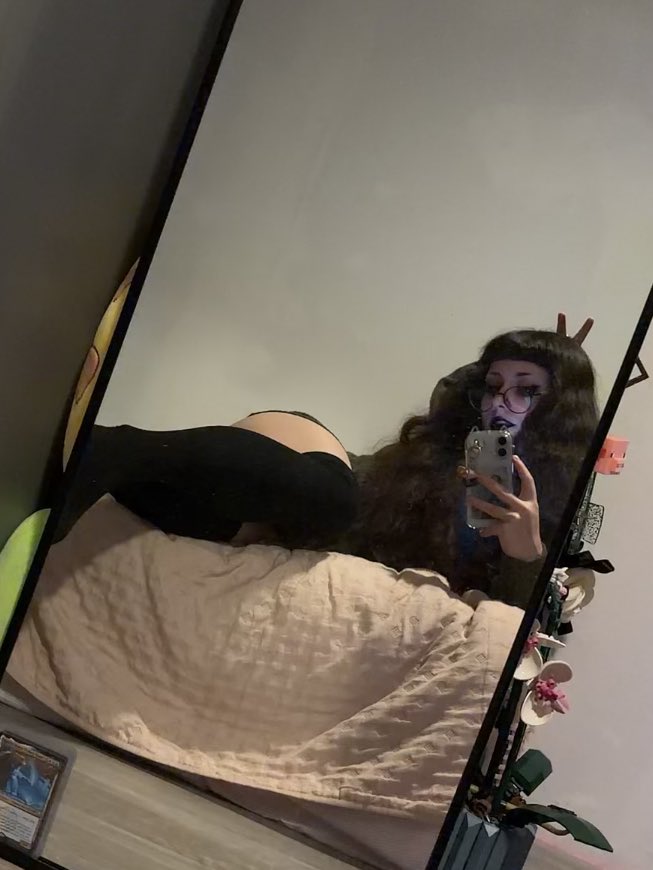 Happy Friday the 13th from your favorite spooky gal :3c