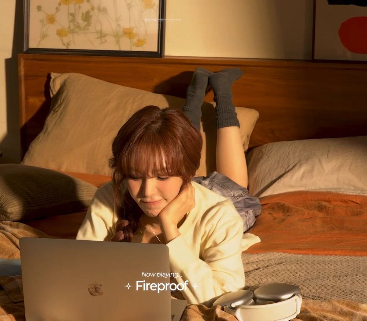 wen_tokki's tweet photo. shes so girlfriend here https://t.co/KyHEaBJMpG