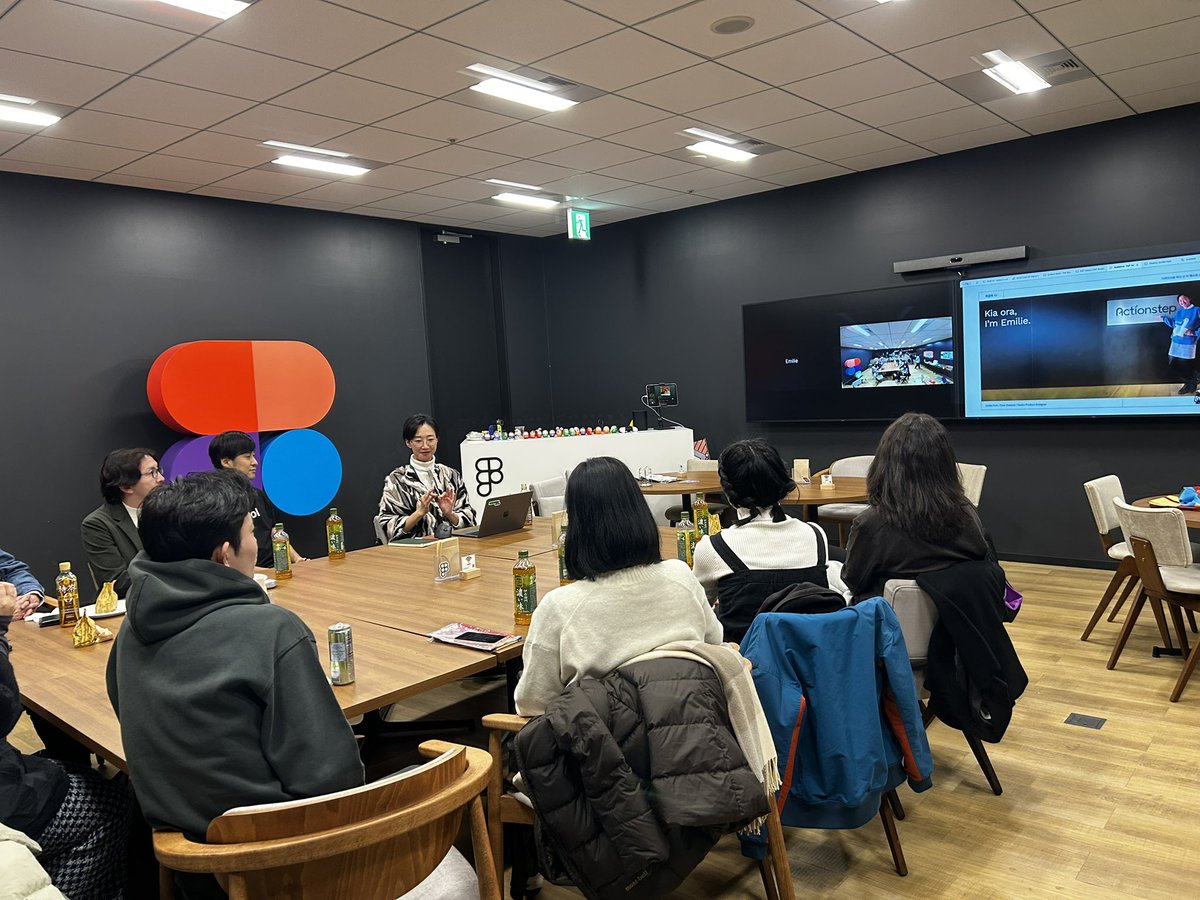 fof_tokyo's tweet photo. @FigmaJapan Working Beyond Borders 開催中 🌍
FoF AucklandのEmilieから、ニュージーランドでのデザインキャリアや採用のリアルについてシェア中。
役職による期待値やポートフォリオの見せ方の深いディスカッションが続いています☺️
#FriendsofFigma #FoFTokyo #FoFAuckland https://t.co/17156RsfSa