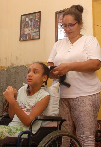 Protección y apoyo para cuidadores. El Decreto 121 establece el Servicio de Cuidados como un empleo formal, garantizando seguridad laboral y formación especializada. 
¡Porque el cuidado también es un derecho y un deber!