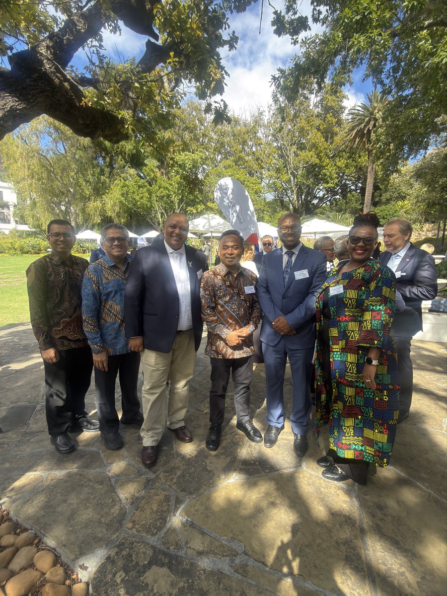 Today, <a href="/alanwinde/">Premier Alan Winde</a> and <a href="/geordinhl/">Geordin Hill-Lewis</a> hosted the annual diplomatic brunch with ambassadors and consuls-general from around the world. 

Strengthening global relationships for the benefit of South Africa is important for  City of Cape Town and Western Cape🇿🇦