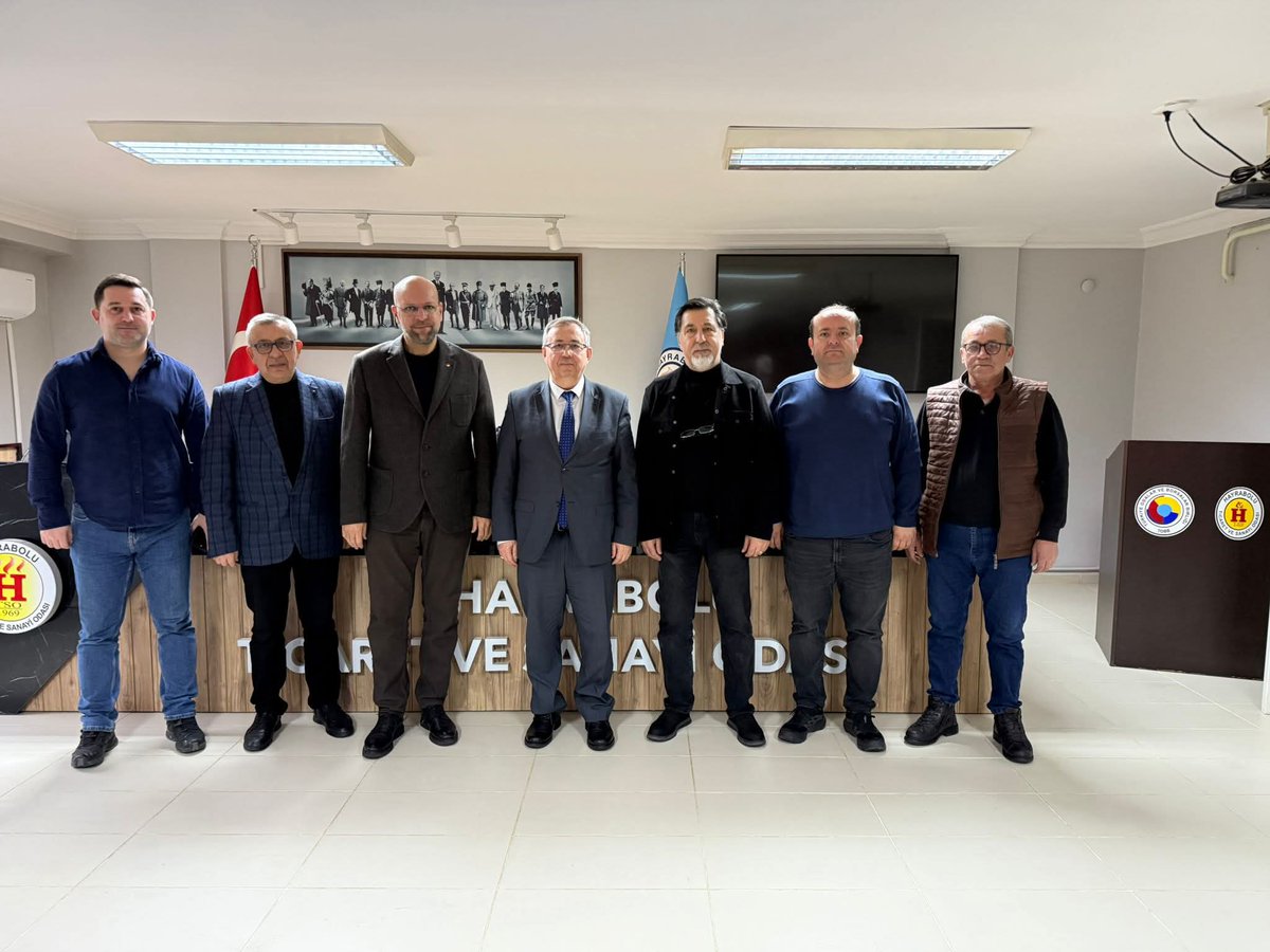 Kıymetli hemşehrimiz, geçmiş dönem Trakya Üniversitesi Rektörü ve T.Dağ Dr. İsmail Fehmi Cumalıoğlu Şehir Hastanesi Başhekimi Sayın Prof. Dr. Erhan TABAKOĞLU, Yön. Kur. Bşk. Fehmi ALTAYOĞLU ve Yön. Kur. üyelerimizi ziyaret etti.
Nazik ziyaretlerinden dolayı teşekkür ederiz.