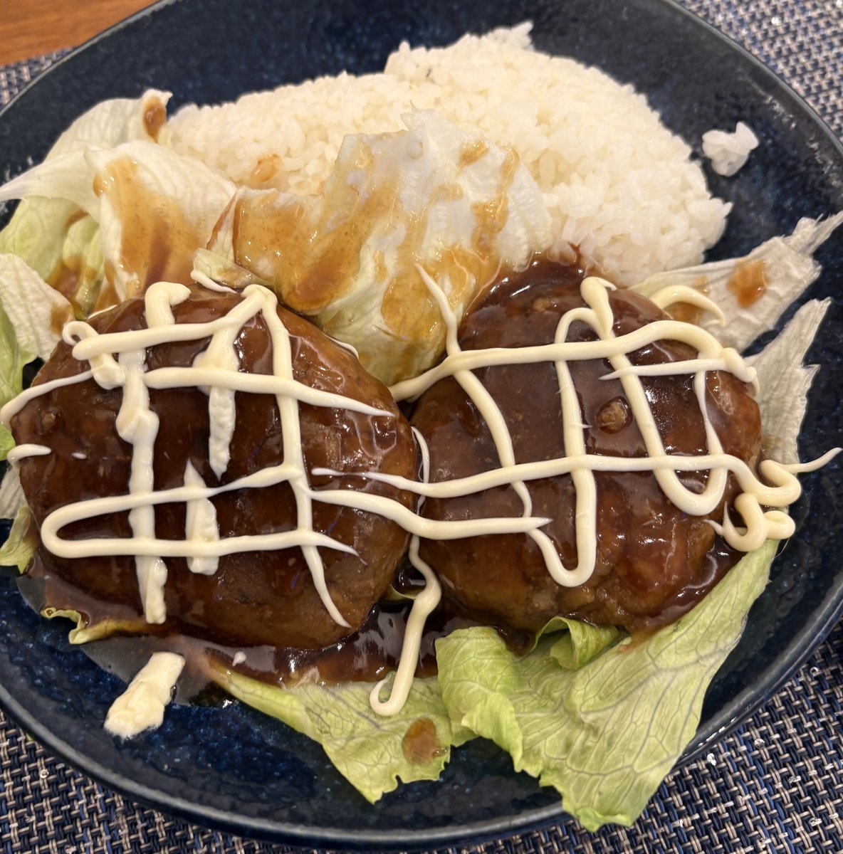 KjShibawan's tweet photo. 岩手県産イワシでハンバーグ🐟
照り焼きソースはキノエネさんの万能タレ👍🏻

幸せだぁ
船長、ご馳走さま🙏

#泉銀 https://t.co/KoJZdvtUf1