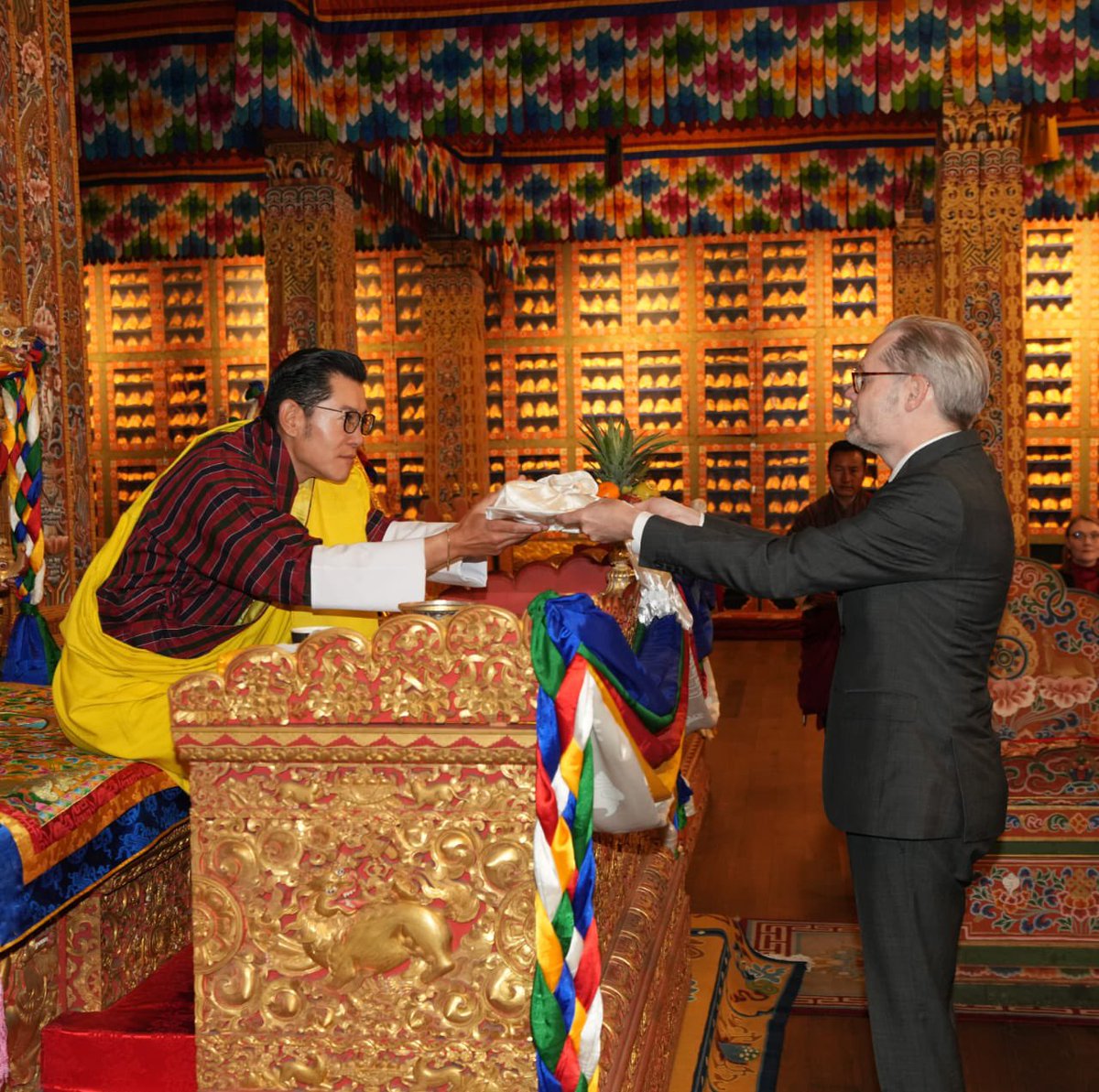 DenmarkinIndia's tweet photo. Great honour presenting my Credentials today to His Majesty King Jigme Khesar Namgyel Wangchuck at a beautiful ceremony at the Royal Palace in Thimphu. Denmark and Bhutan share a long history of friendship and partnership 🇧🇹 🇩🇰 @MFABhutan https://t.co/QlsKIudJyE
