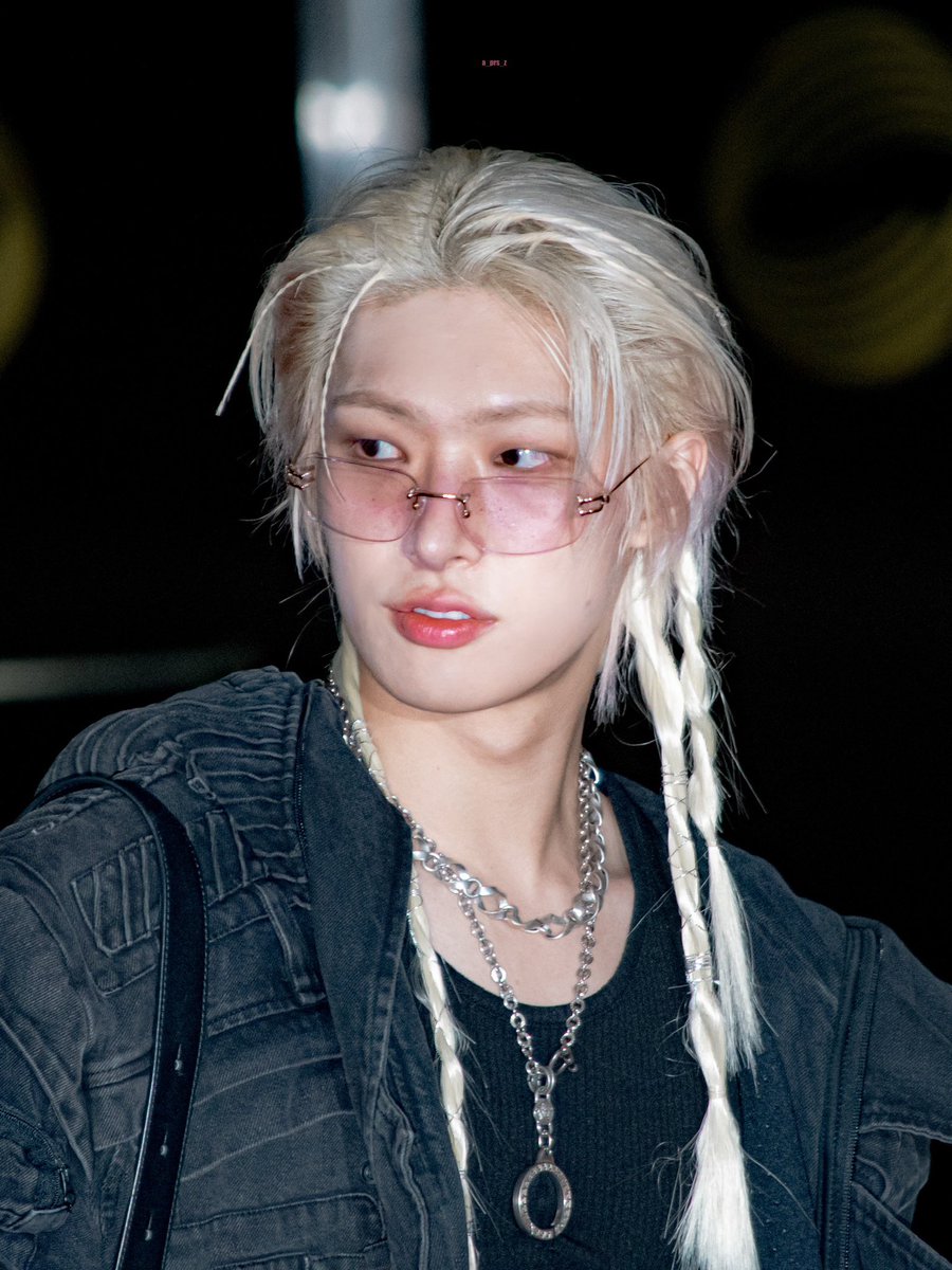 260213 뮤직뱅크 퇴근

#에이티즈 #ATEEZ 
#민기 #MINGI