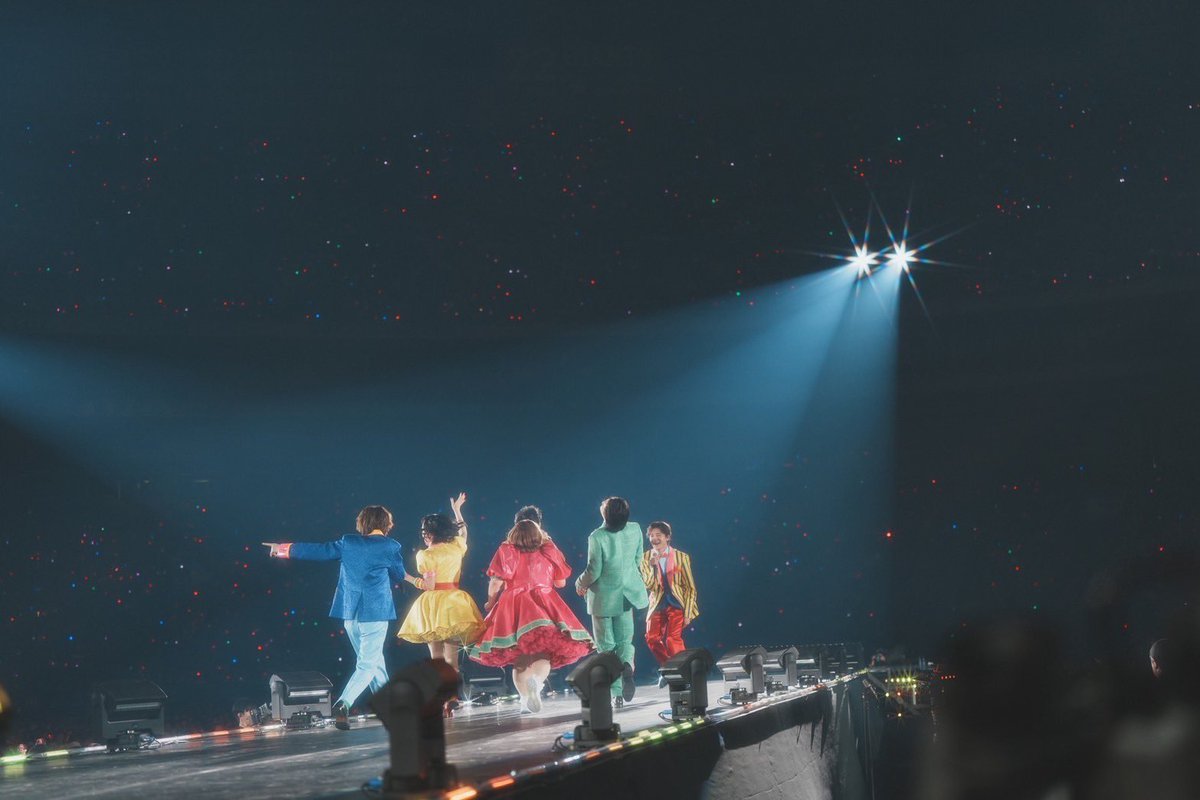 So1_Staff's tweet photo. 一瞬だったけど刺激をもらいまくったステージでした！直美ちゃんありがとう^_^

なおみちゃんの周りはいつも笑顔が溢れててあったかくて優しいです！

パフォーマンスはもちろんだけど人柄にも改めて惚れました！

人生で1度だけとは言わずまた踏めるようにがんばろっと https://t.co/lk3roS2Xk2
