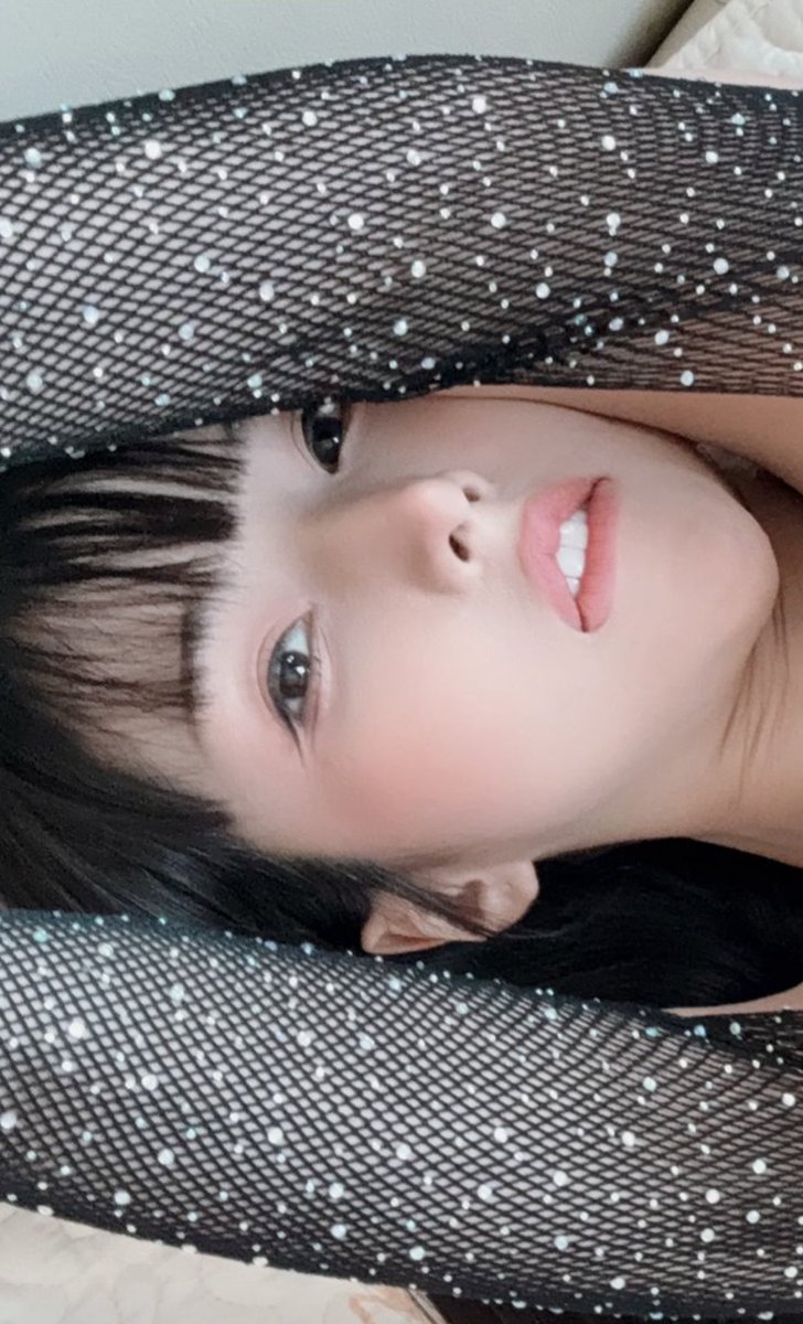 นักลงทุนบางคนตาบอด
ทุ่มเอาโชคลาภวาสนา
ที่ยิ่งใหญ่ของตนในปัจจุบันและอนาคต
ไปแลกกับการสัมผัสความรู้สึกนั้นก่อน
ด้วยวาสนานั้นมันมีเจ้าของเหมือนกัน
จึงต้องจ่ายให้เขาคืนแลกกัน

สุดท้ายเขาจะรู้สึกสูญปล่าว
บางคนก็สูญสิ้นถึงชีวิตสูญเสียคนจริงใจ
เพราะความคุ้มค่าแท้จริง
คือจิตใจที่ดีขึ้น