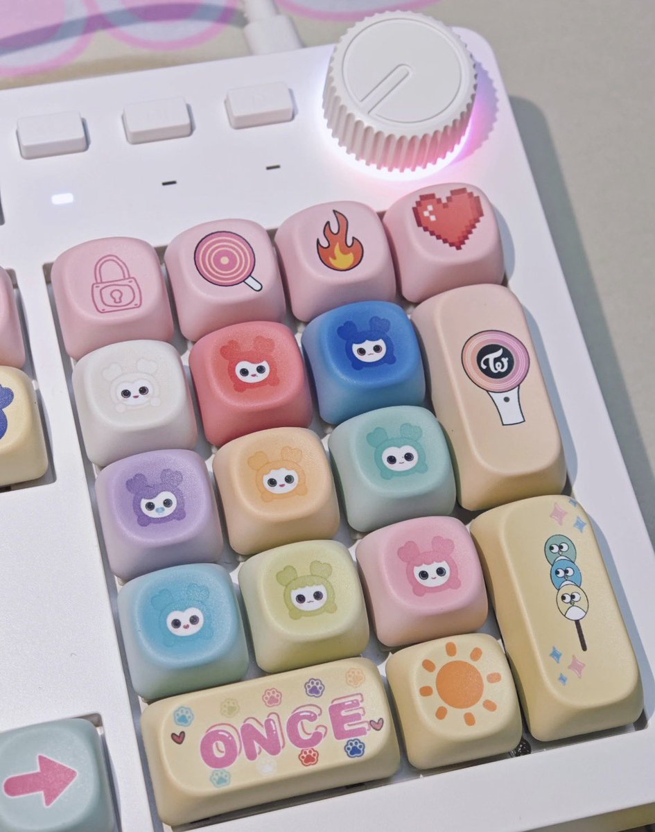 ayin ᢉ𐭩 tweet media