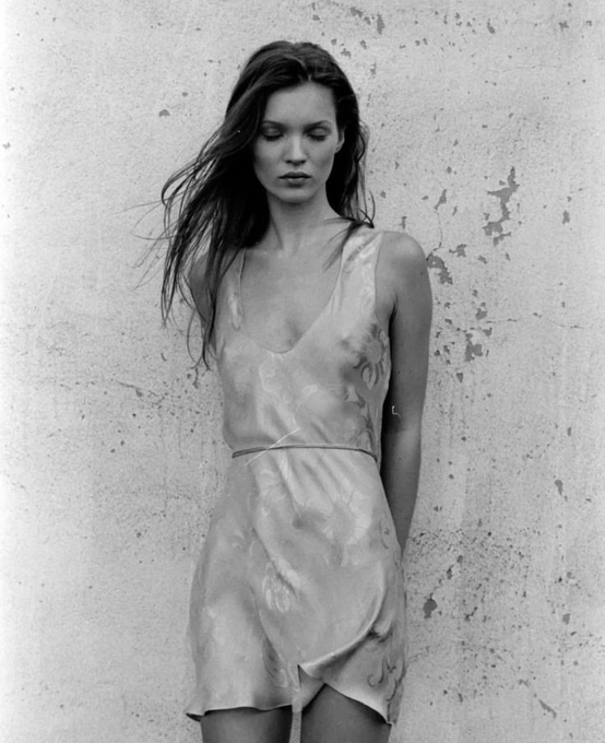 RuizVidal7's tweet photo. Kate Moss
© David Turner https://t.co/pZNTJNS2Rl