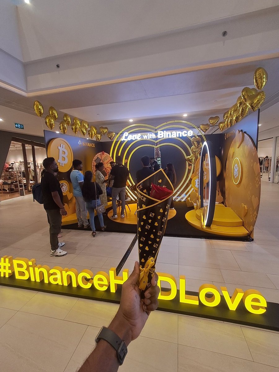 dinukapathi's tweet photo. #BinanceHODLove 

@binance @BinanceDesi https://t.co/ks1Plc0tQX